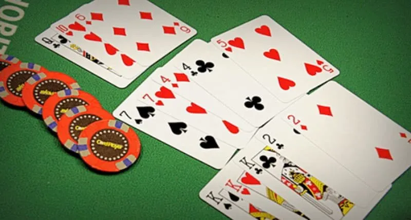 Hold’em Poker trải qua 4 vòng cược 