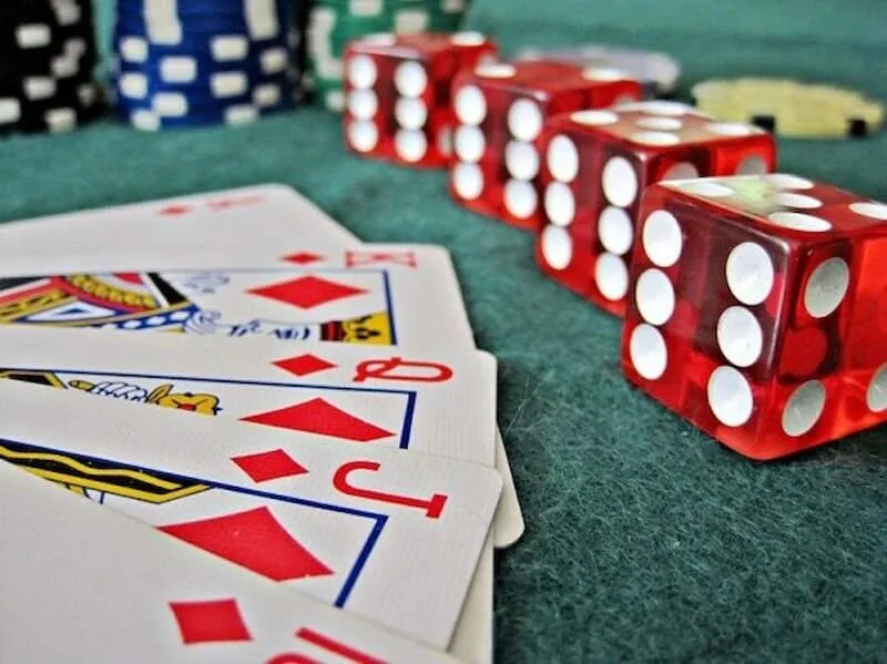 Nhớ các hành động cược để chơi Texas Hold'em